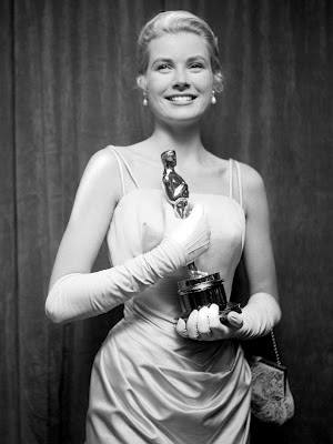 1955 Grace Kelly with Oscar Statue